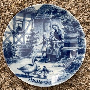 Berlin Genuine Blue China 1984 Maternal Care